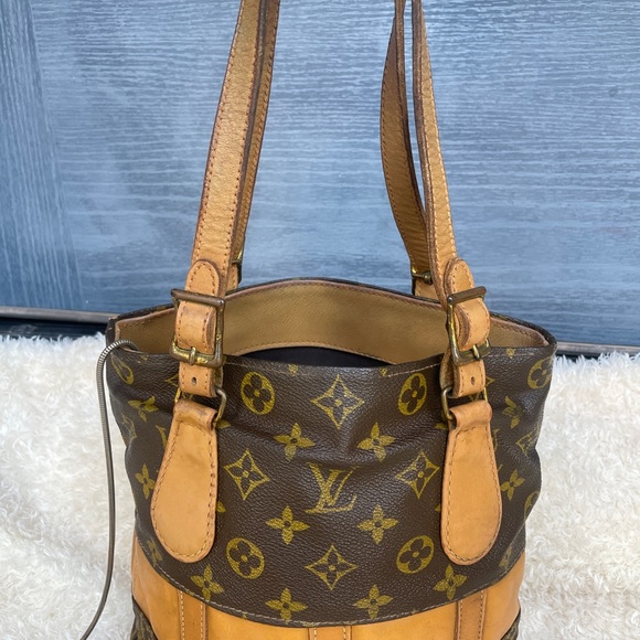 ❎SOLD OUT ❎LOUIS VUITTON Vintage Monogram Small Bucket Bag Includes * - Picture 3 of 17